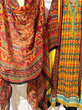 Vibrant Multicolor Ethnic Print Scarf & Tunic Set